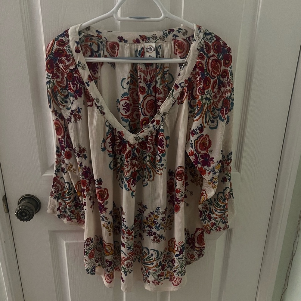 Bila Cream Floral V‑Neck Tunic with Multicolor Accents, Size XL